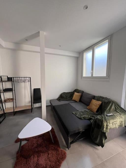 مونتراو-فاولت-يون Appartement Idealement Situe المظهر الخارجي الصورة
